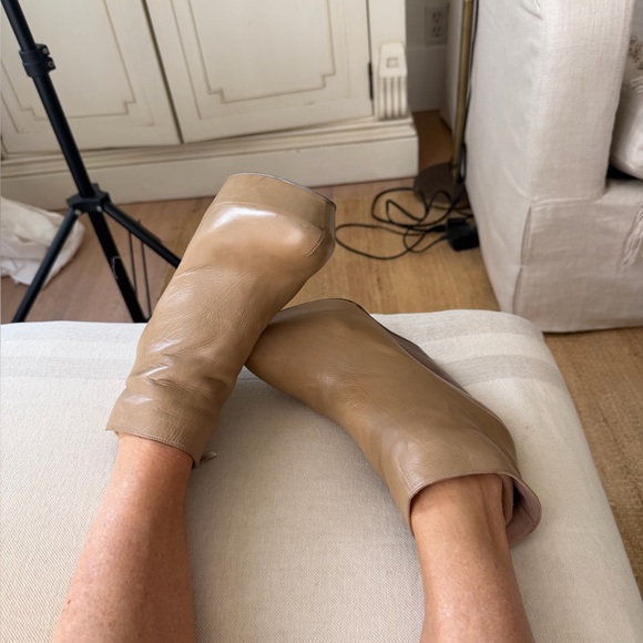 Neiman Marcus Pura Lopez Wedge Bootie Light Tan Leather Super comfortable Sexi 🔥 - Picture 1 of 14